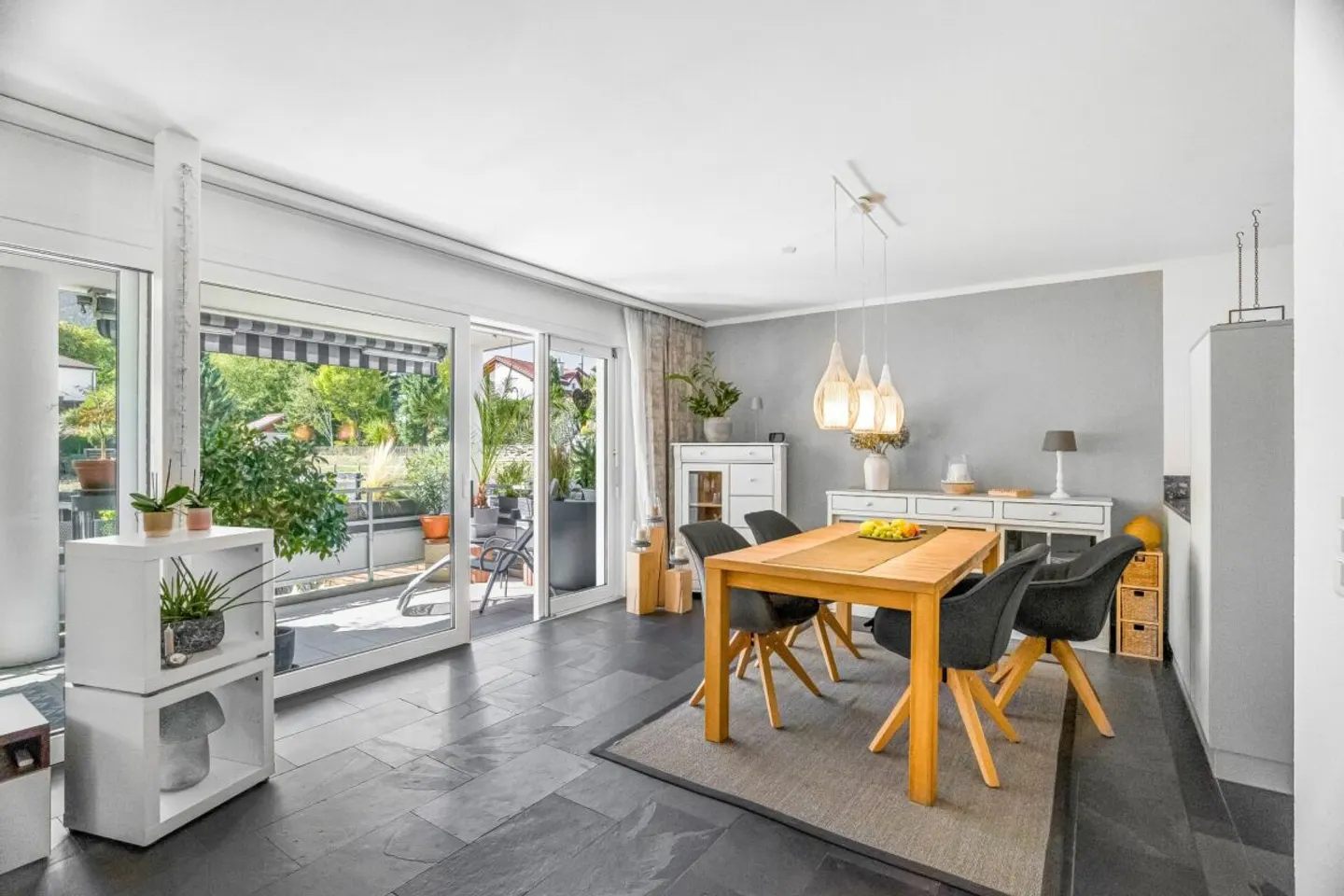 Bonaduz: Helle 4.5-Zimmer-Wohnung in grossem Balkon, Lift und eigenem Hobbyraum - Foto 3 von 13