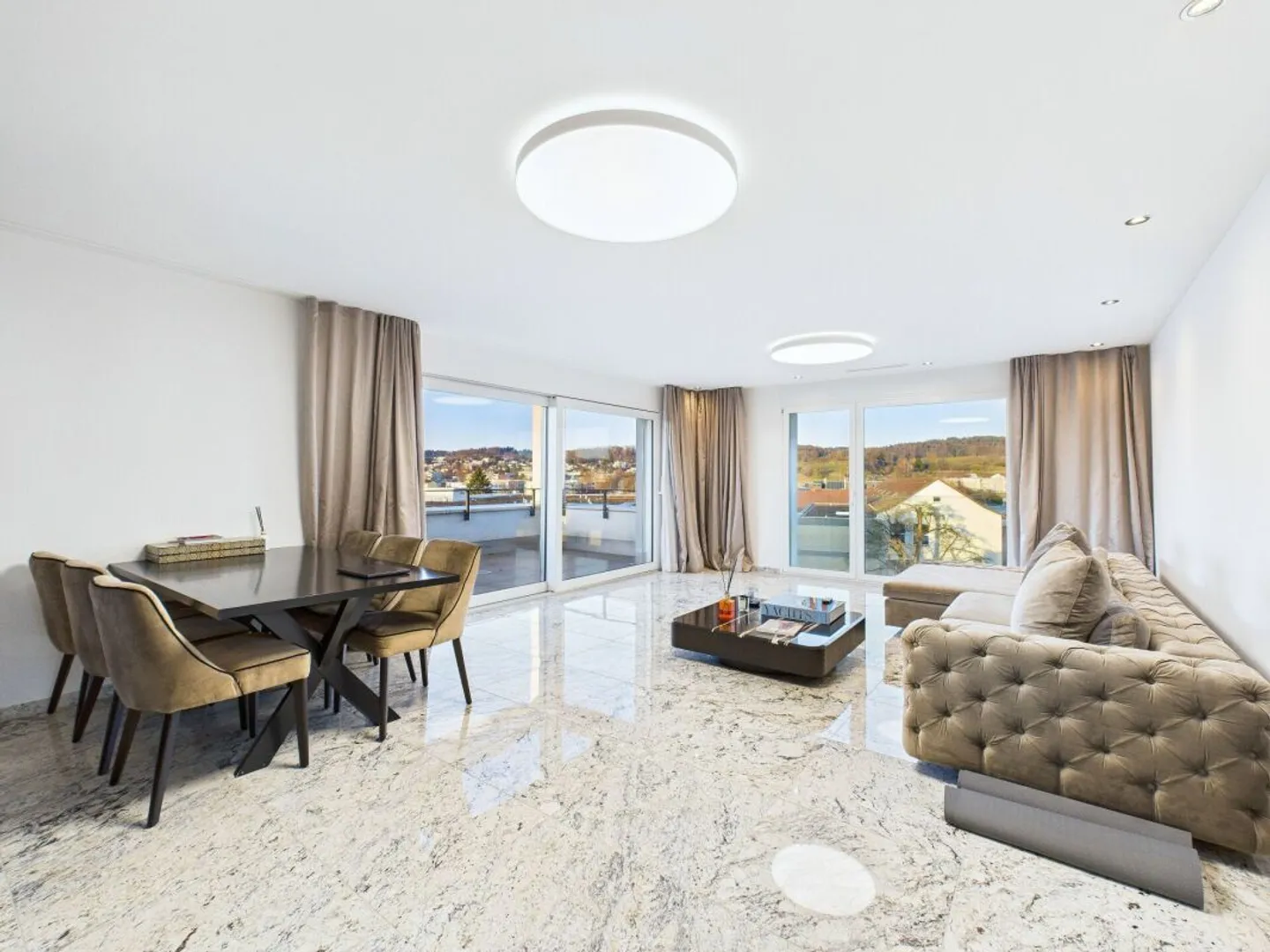 Modern designed 4.5-room penthouse apartment in a well-connected location - Photo 7 of 13