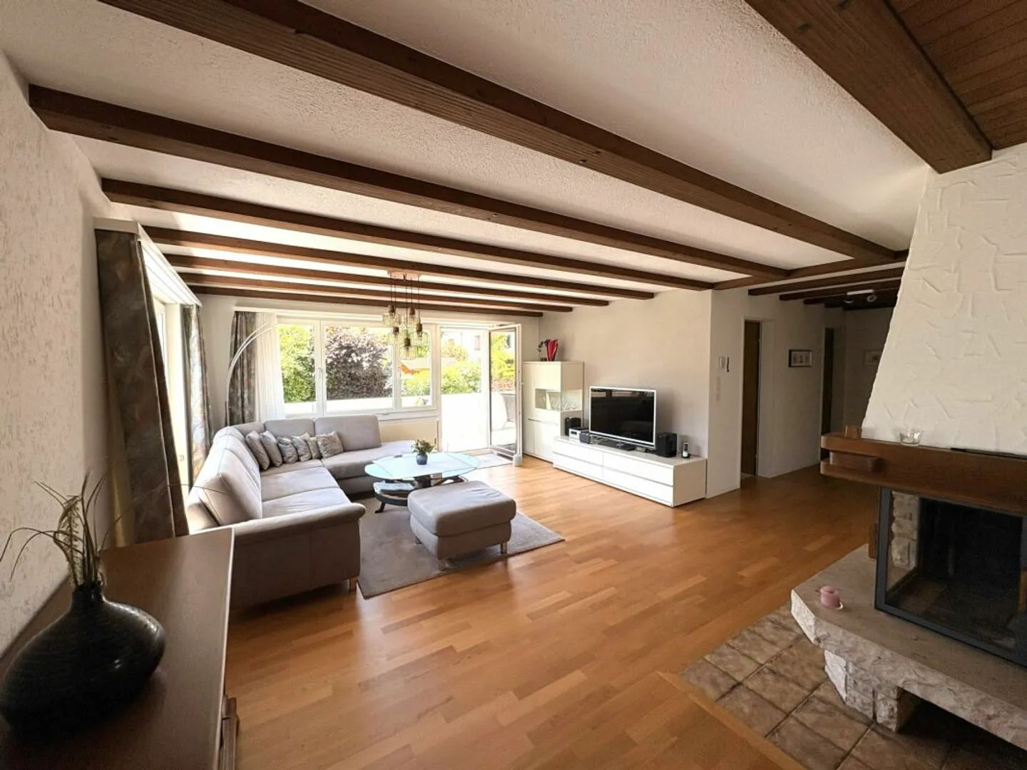 Maison individuelle bien entretenue au cœur d'Islikon - Photo 3 sur 11