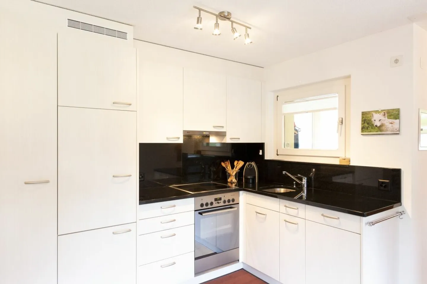 Sonnige 2.5-Zimmerwohnung mit Aussicht - Foto 5 von 12