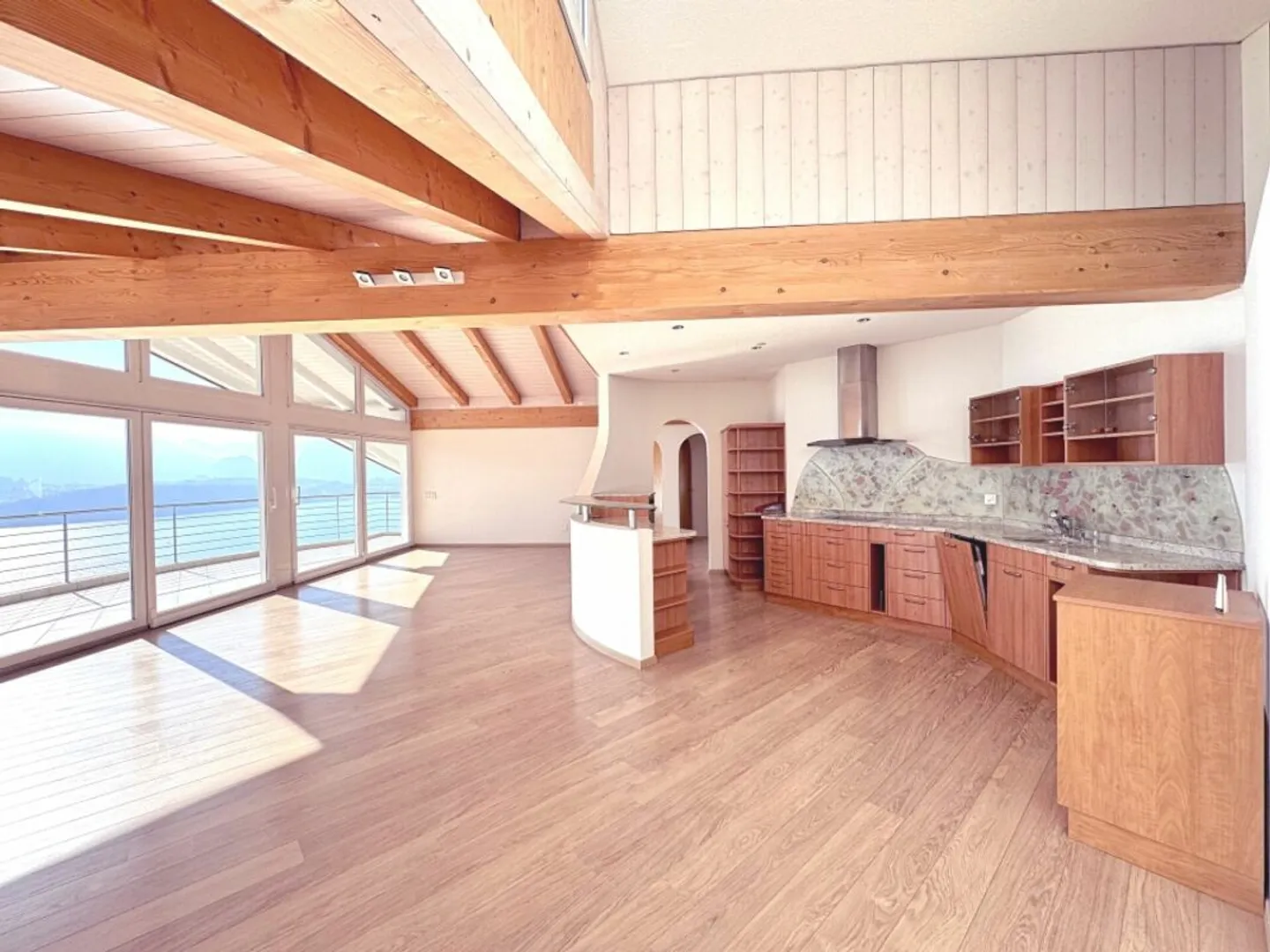 Attico sul lato soleggiato del lago di Thun - Foto 6 di 9