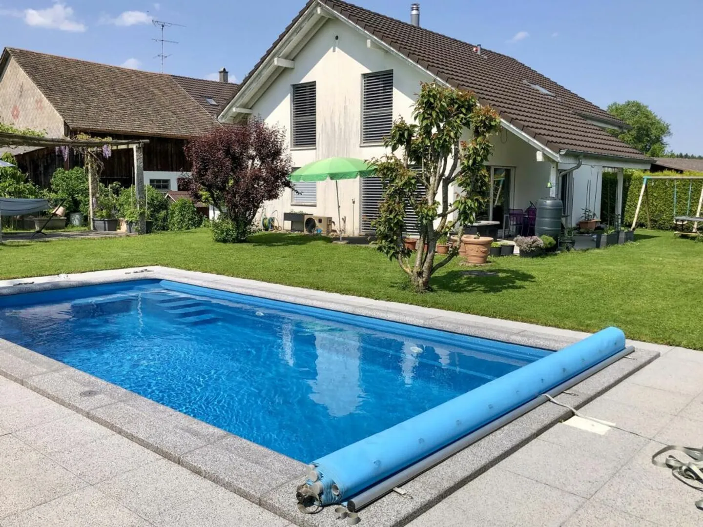 Living in a quiet location: 5.5-room detached house with spacious garden - Photo 2 of 13