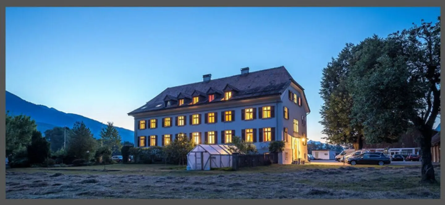 Gepflegte Liegenschaft mit einer top Rendite (10.7%) und Bergsicht - Foto 1 von 13