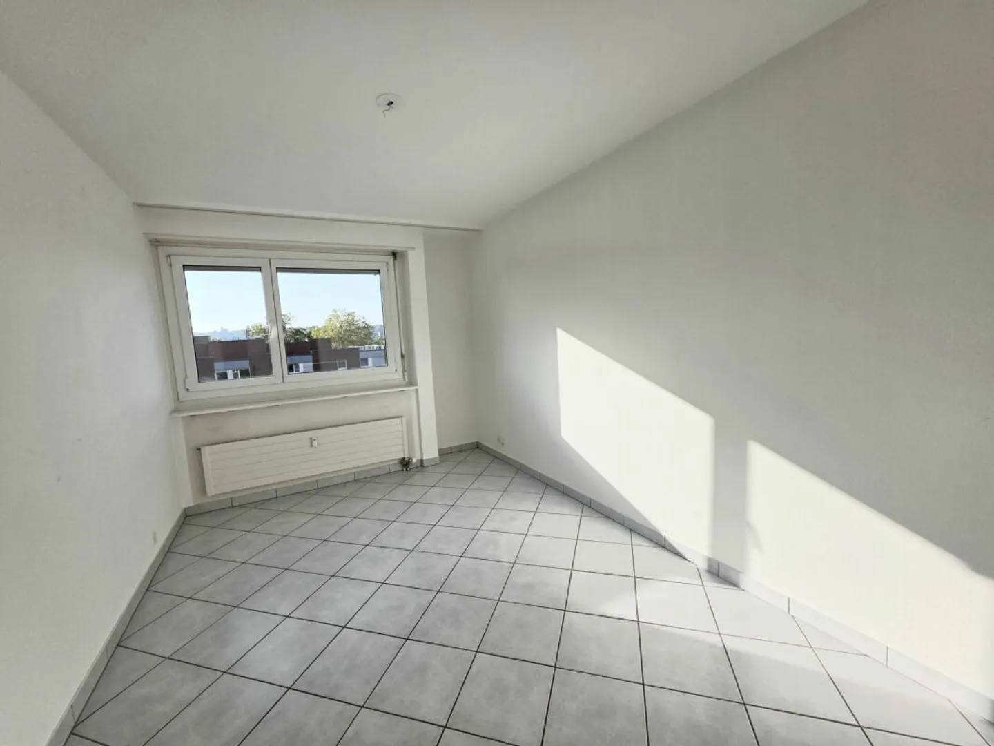 Appartamento attraente di 3,5 stanze in una posizione ricercata a Muttenz - Foto 8 di 10