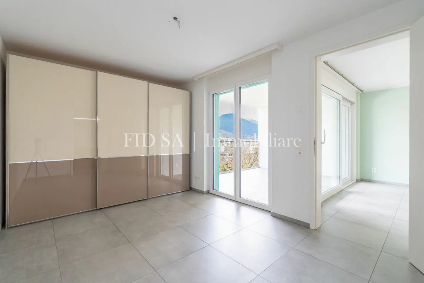 LOSONE - Appartement moderne dans un emplacement stratégique près d'Ascona avec deux terrasses - Photo 7 sur 11