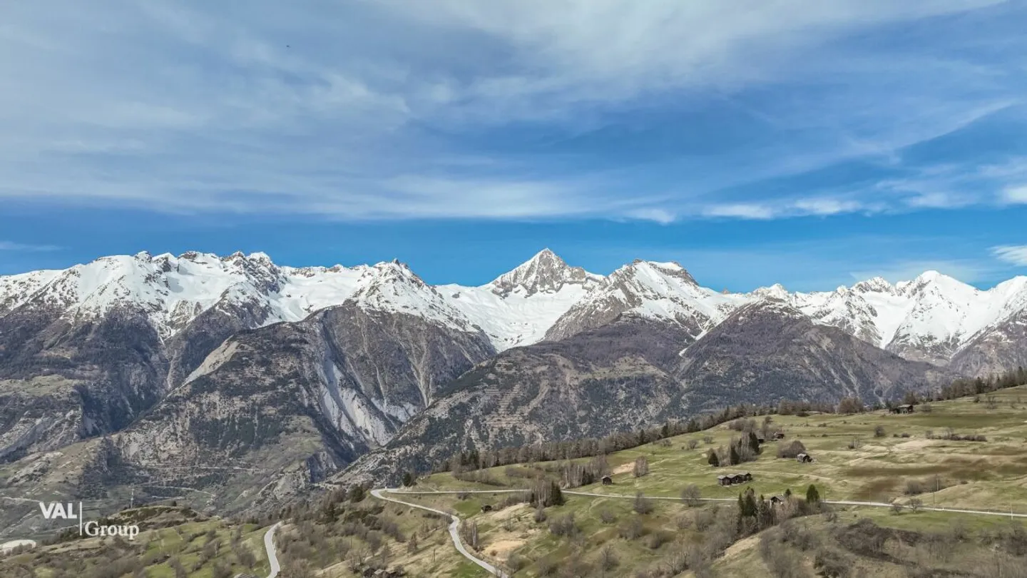Terreno edificabile situato in posizione centrale in un ambiente attraente e adatto alle famiglie - Foto 6 di 9