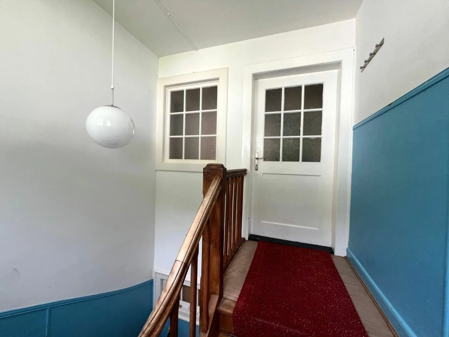 Appartement mansardé 2.5 pièces confortable au cœur de Vitznau - Photo 2 sur 13