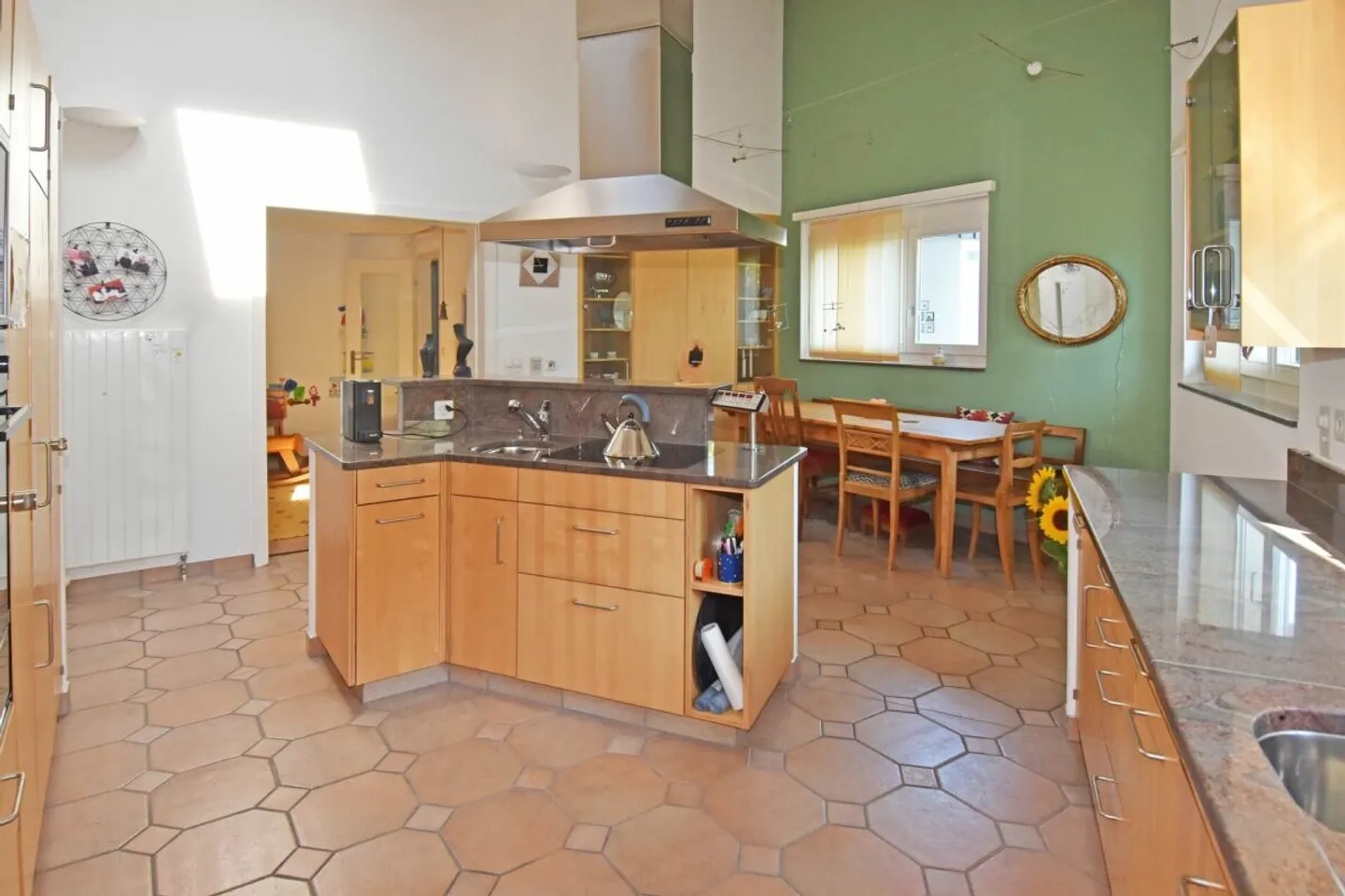 Felicità familiare su un grande terreno, soleggiato, vicino alla natura - Foto 7 di 13