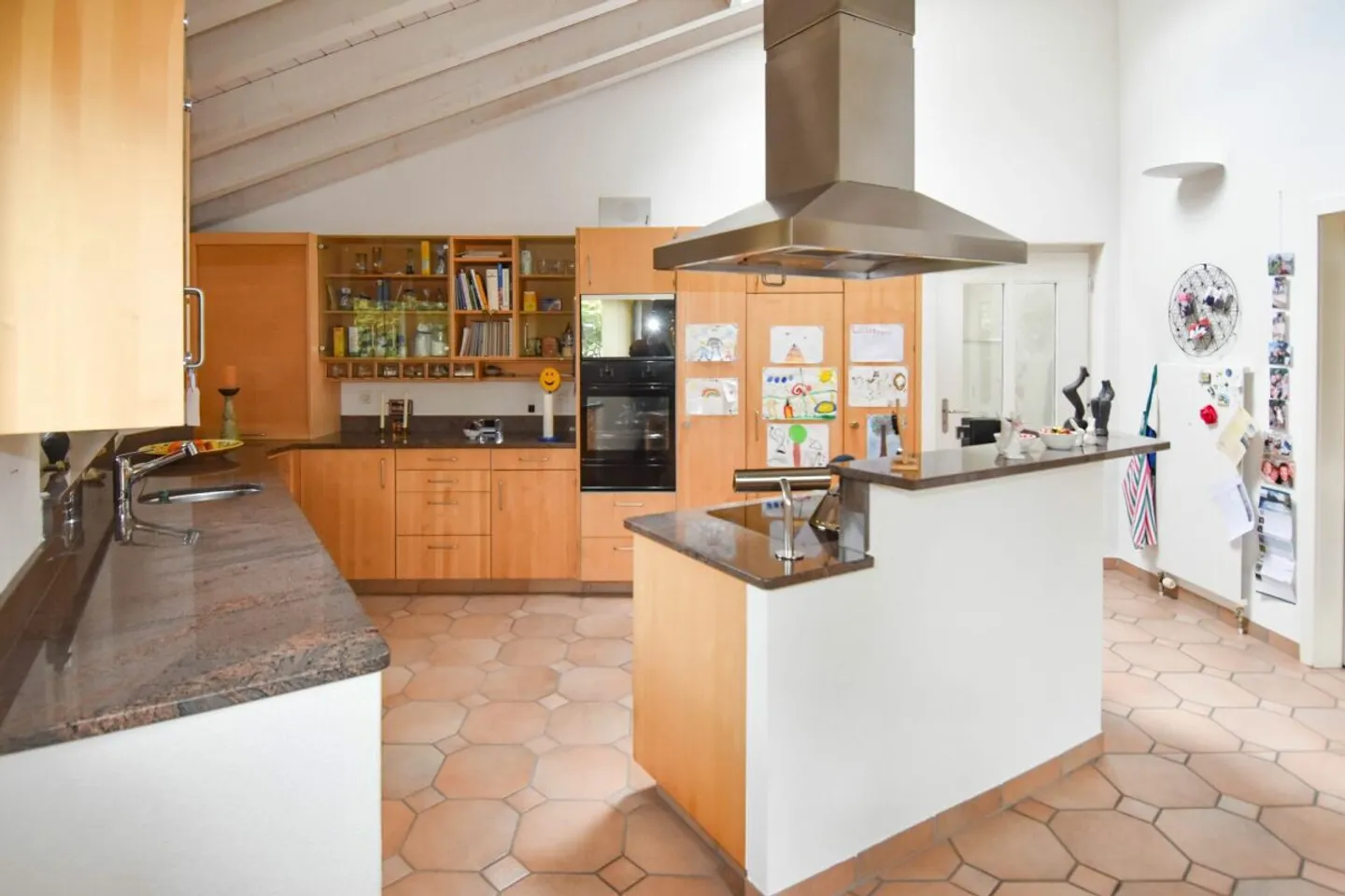 Une maison pleine de chaleur, d'espace et de qualité de vie - Photo 3 sur 13