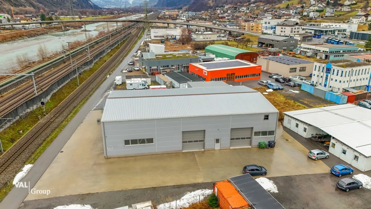 Ampio magazzino e hall commerciale in una posizione ottimale per la tua azienda - Foto 10 di 11