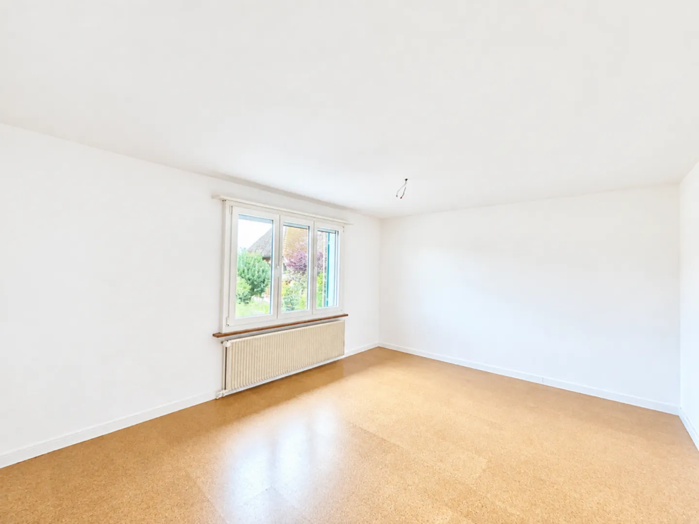 Maison jumelée à Bettenhausen avec potentiel d'aménagement et système photovoltaïque ! - Photo 4 sur 12
