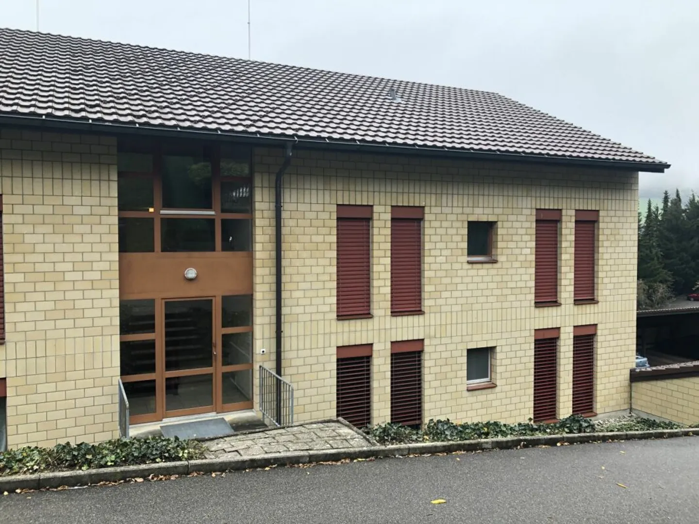 très belle et spacieuse appartement de 4 pièces au dernier étage - Photo 6 sur 6