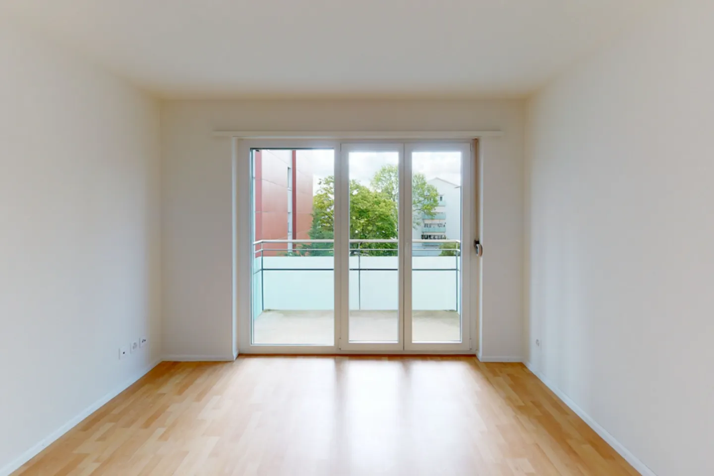 Gemütliche Wohnung mit Waschtrockner - Foto 2 von 8