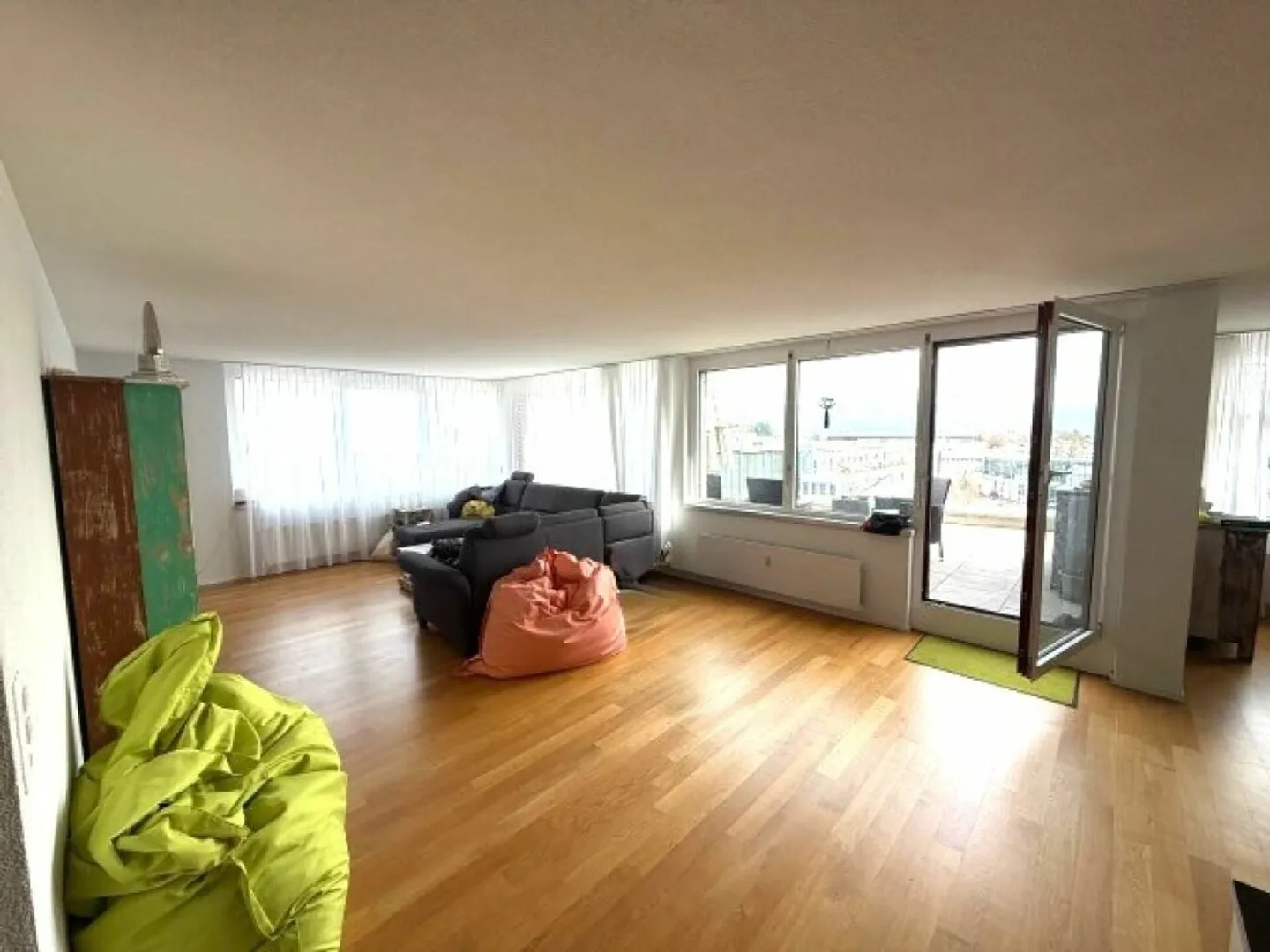 Dreamlike 4 ½ Room Penthouse Apartment with a View of the Bernese Alps - Photo 6 of 11