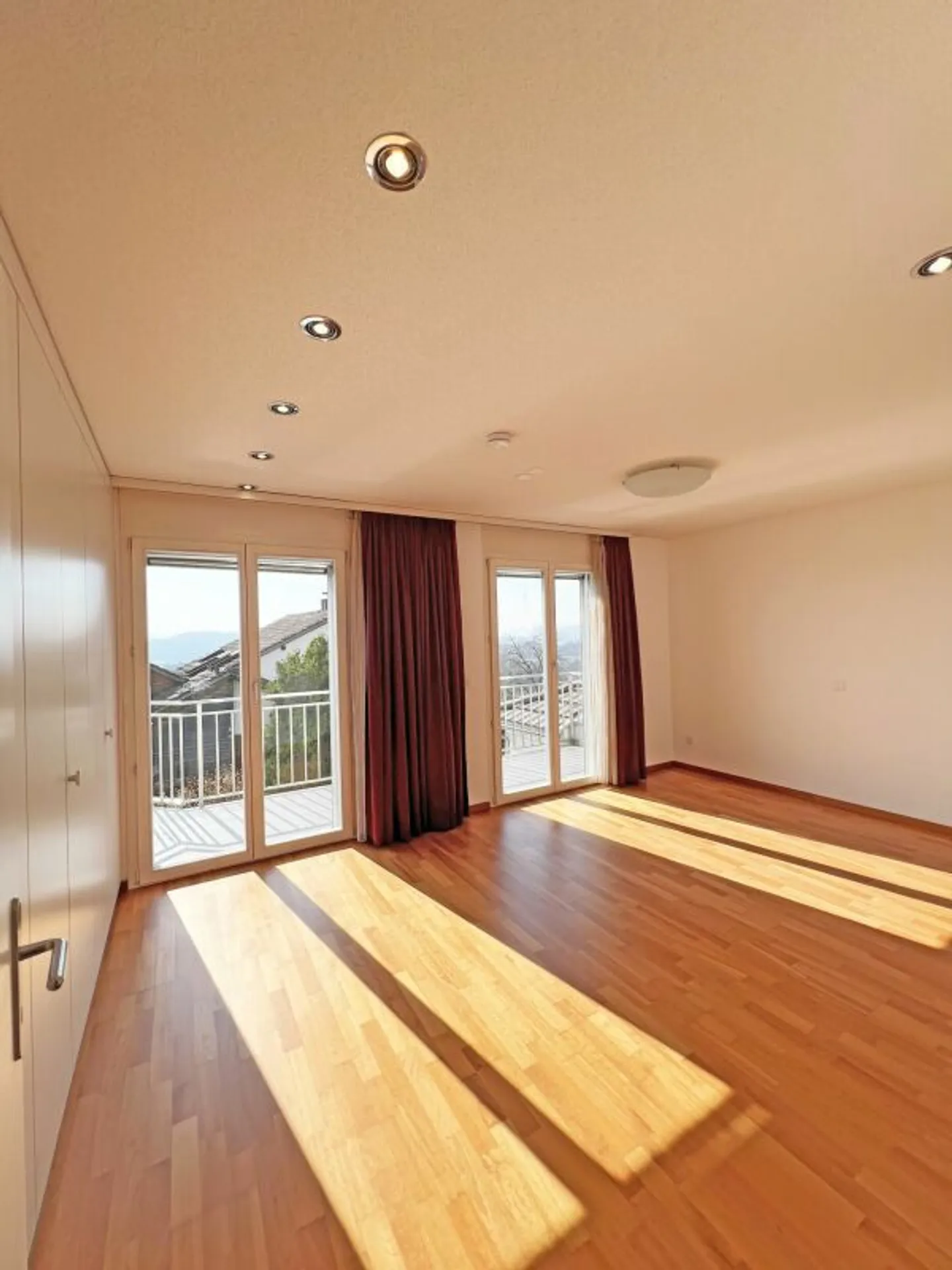 Charmantes Familienhaus mit Garten - Foto 7 von 13