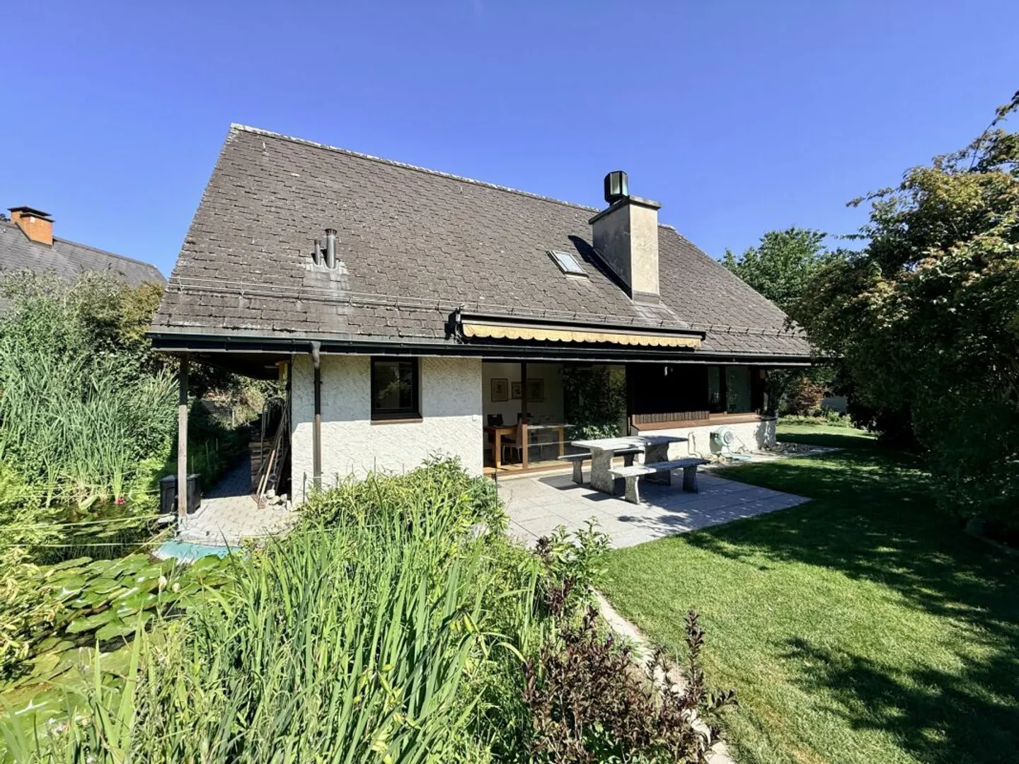 Detached house with geothermal heating, Gaggenau kitchen and garden paradise - Photo 3 of 13