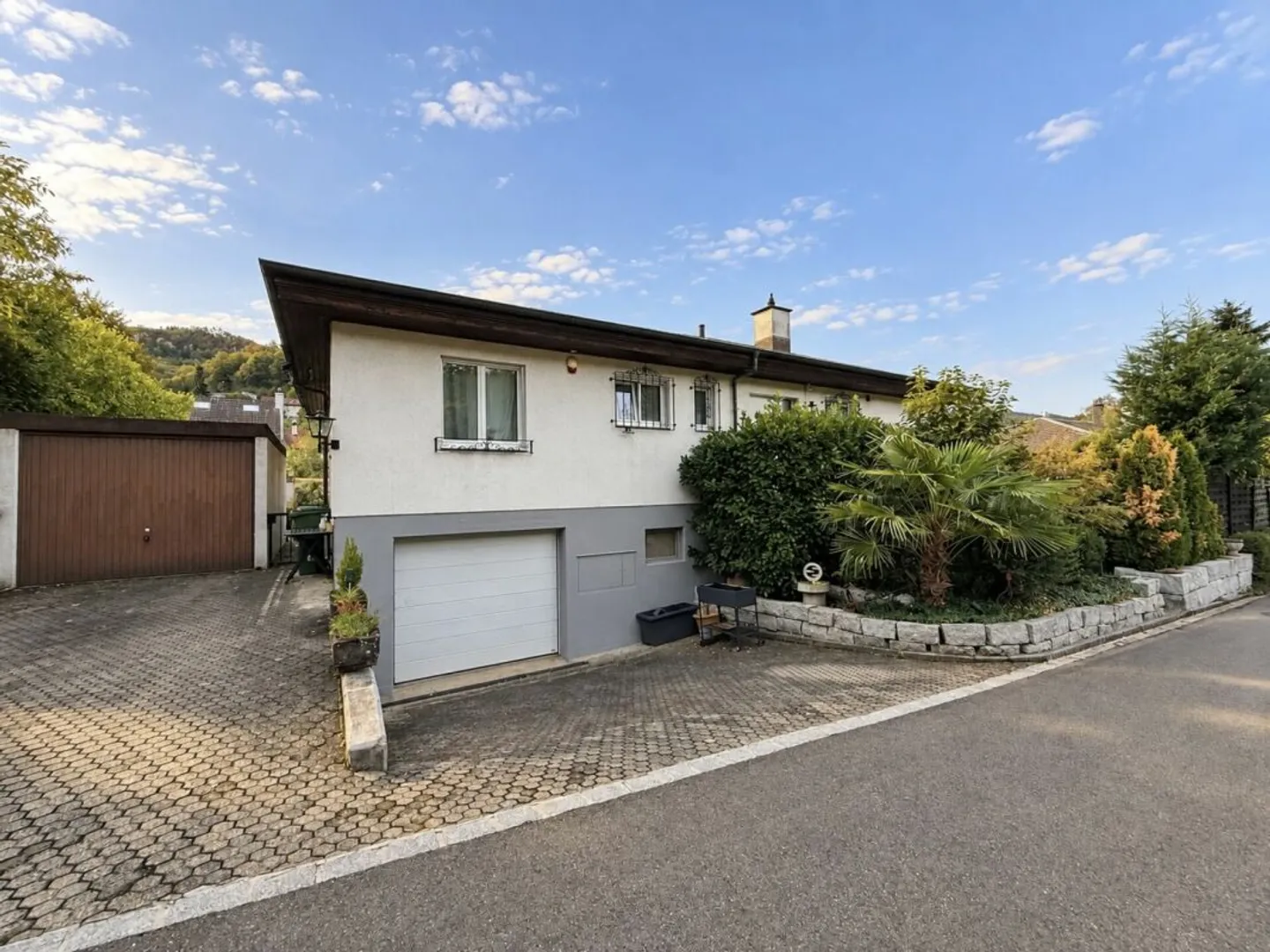 A Home with Charm and Beautiful Garden in Duggingen - Photo 2 of 13