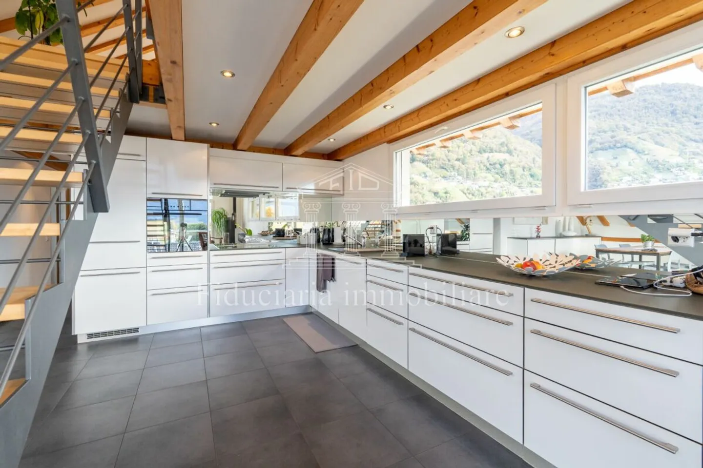 Ampio attico a Gordola - Foto 4 di 13