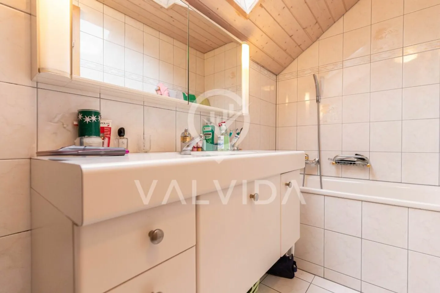 Attractive 4.5-room penthouse in a central location - Photo 5 of 13