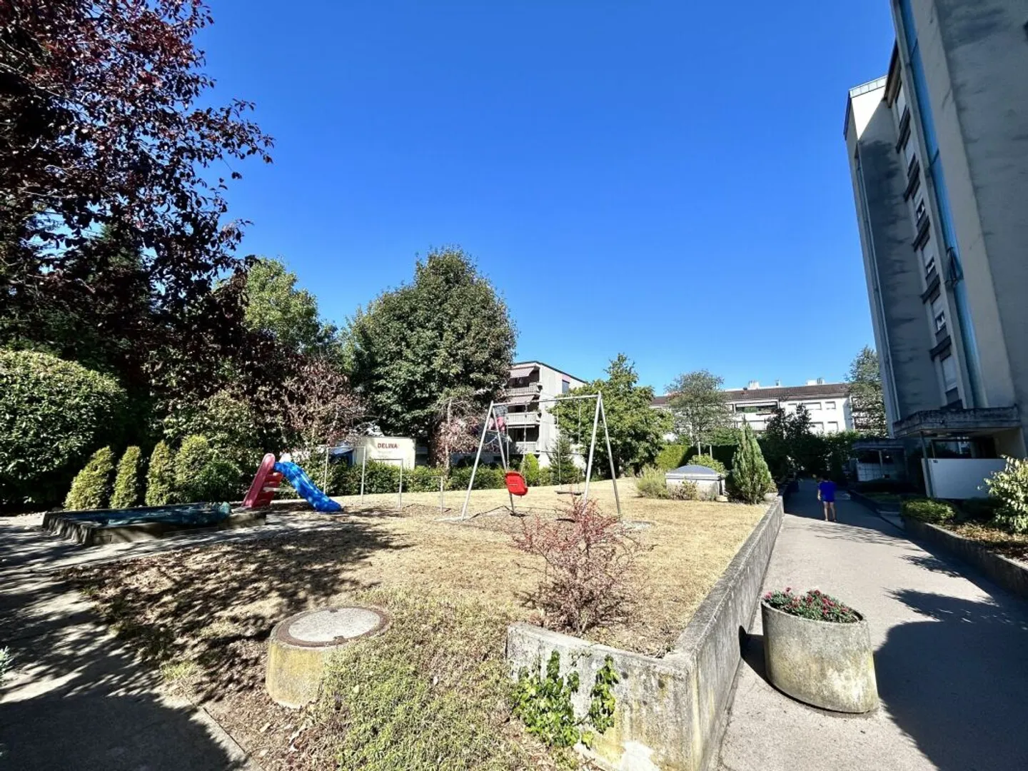 5.5-Room Apartment with Potential for Individual Design in Rüfenacht! - Photo 10 of 11