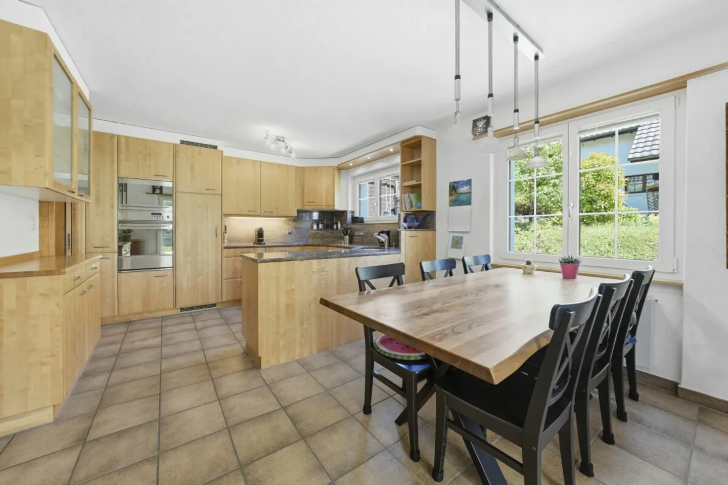 Casa familiare indipendente con fascino, privacy e paradiso del giardino soleggiato - Foto 11 di 13