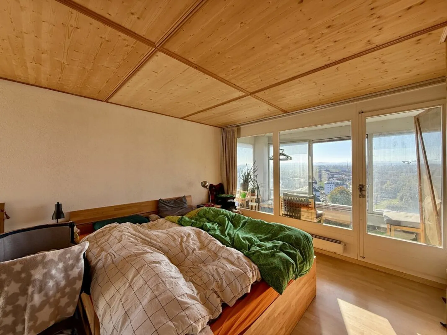 Ampio appartamento di 5,5 stanze con bella vista in una posizione centrale a Derendingen - Foto 7 di 13