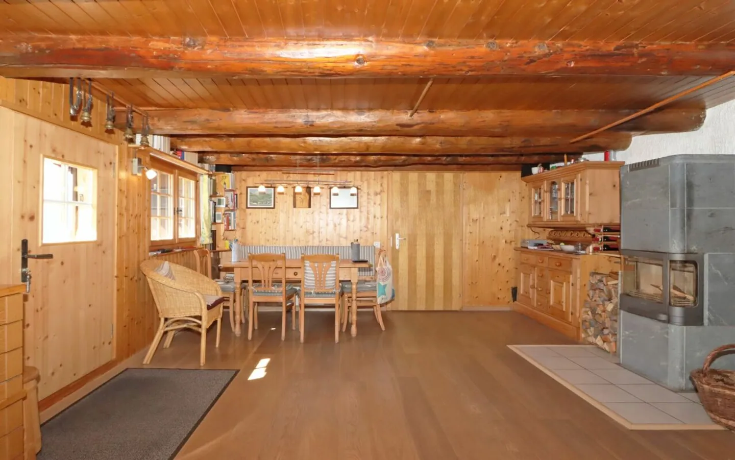 Freistehendes Ferienhaus an ruhiger und sonniger Lage in Elm, Gemeinde Glarus Süd - Foto 8 von 13