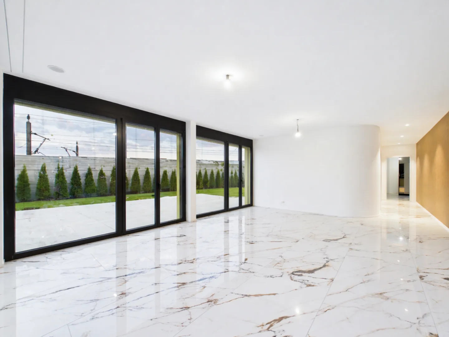 L'esclusività unita al comfort abitativo moderno! - Foto 2 di 13