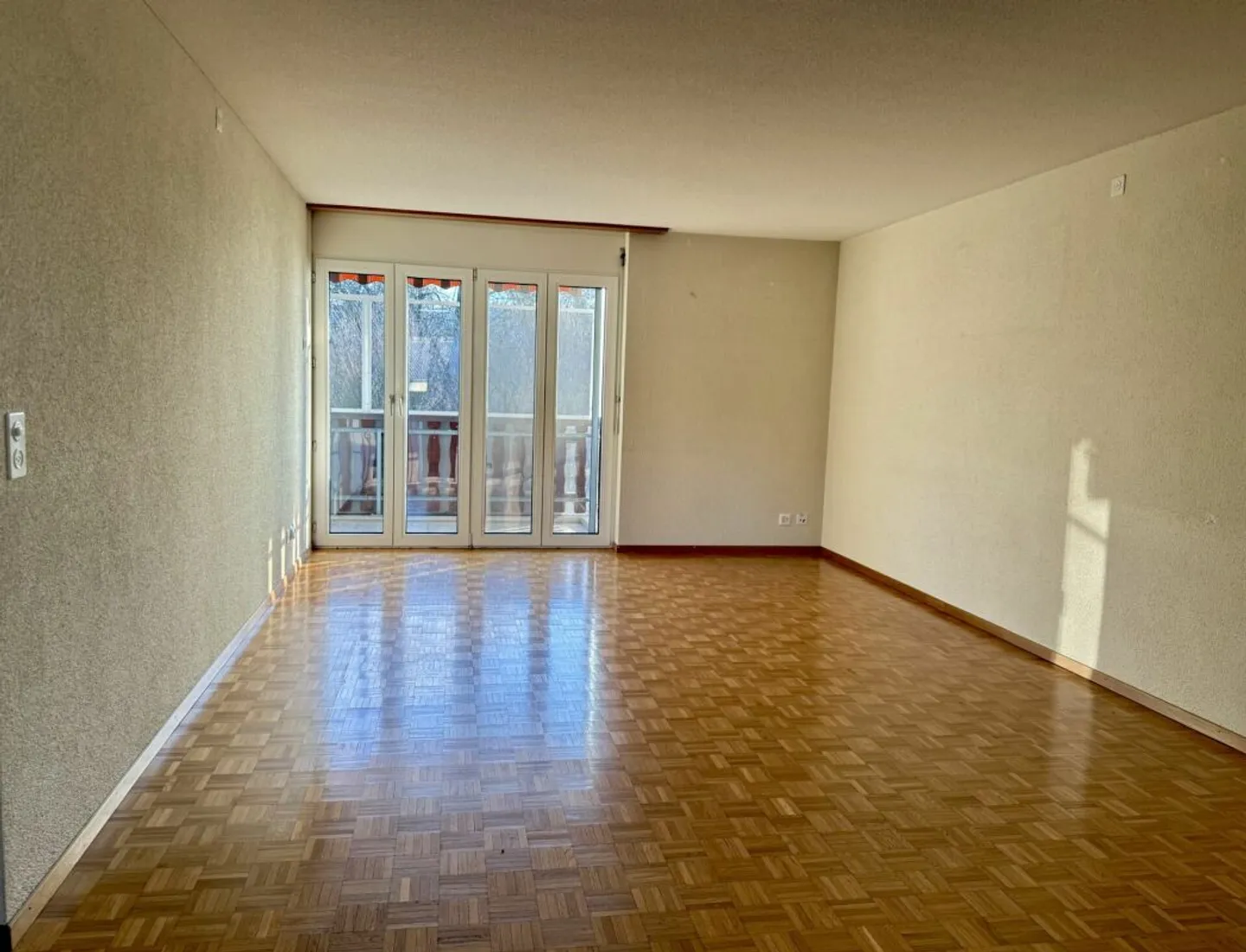 Vivere comodamente tra natura e vita quotidiana con balcone - Foto 4 di 9