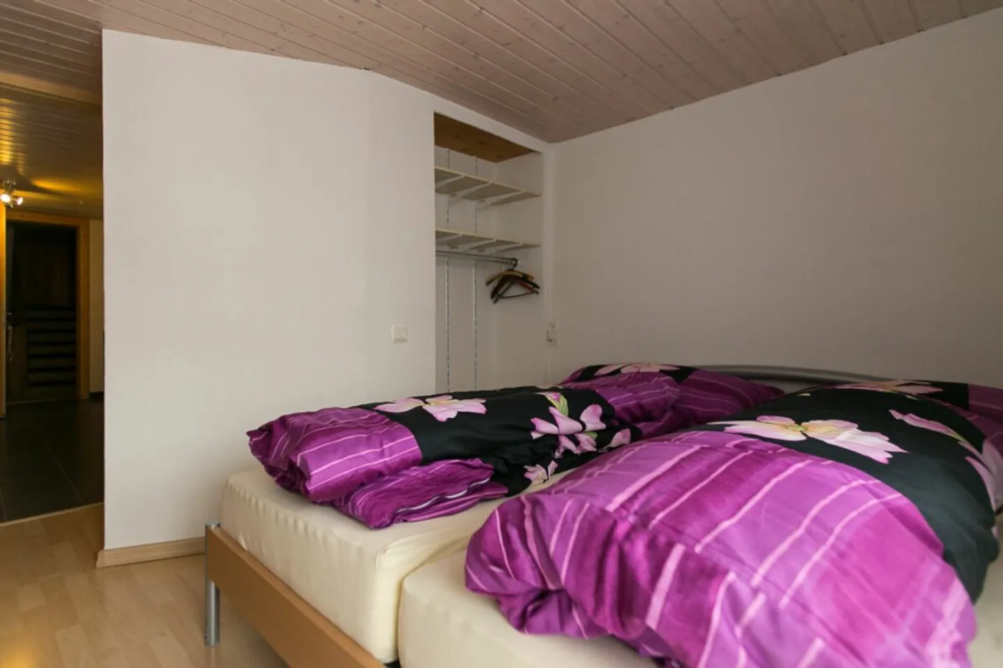 3 1/2 Room Apartment, 90 m2 Living Space, via dil bogn 1, 7188 Sedrun. We are renting a modern renovated, furnished and bright apartment from June 1, 2026. - Photo 8 of 9