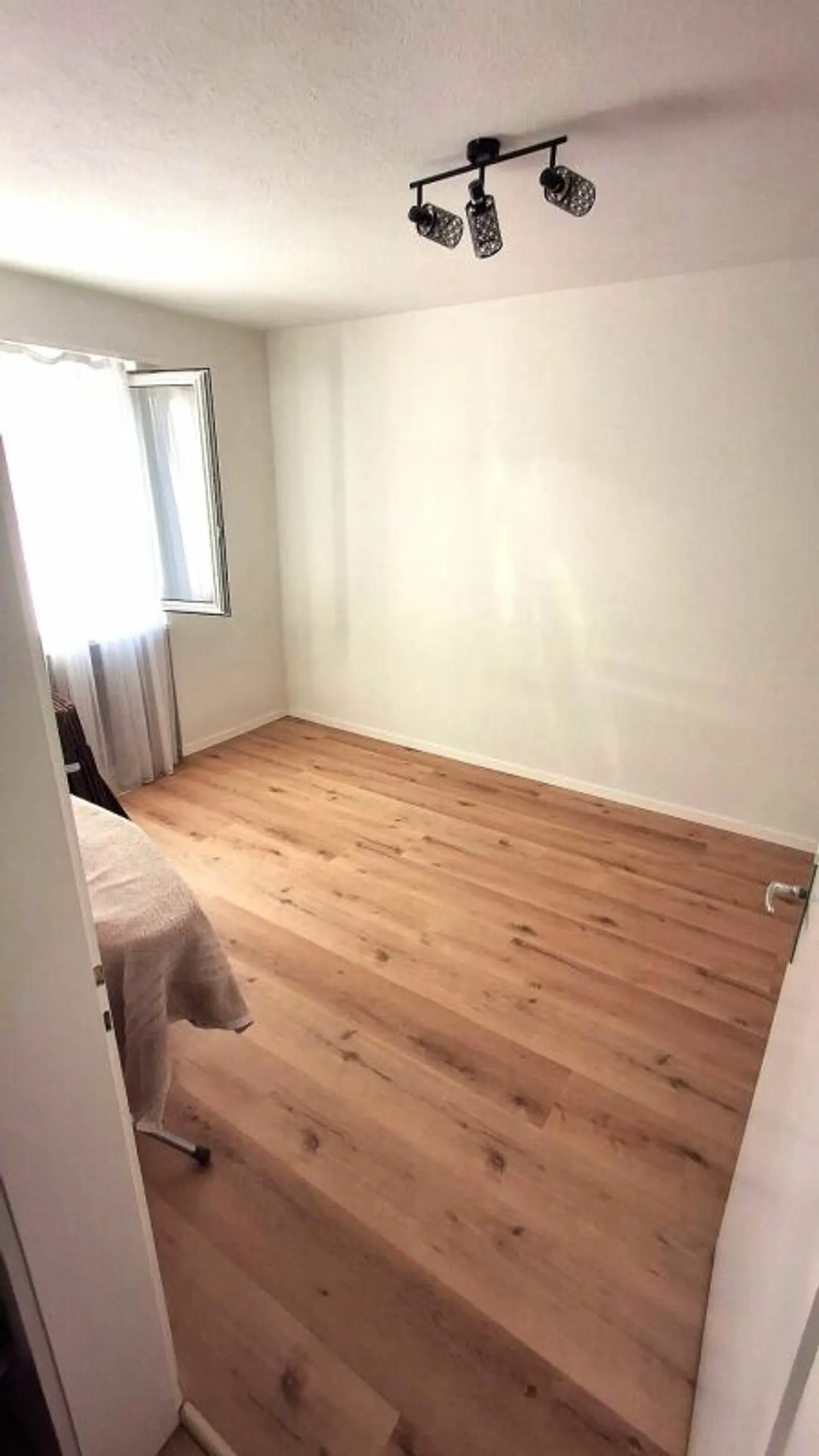 Bright and well-maintained apartment in an attractive location - Photo 5 of 7