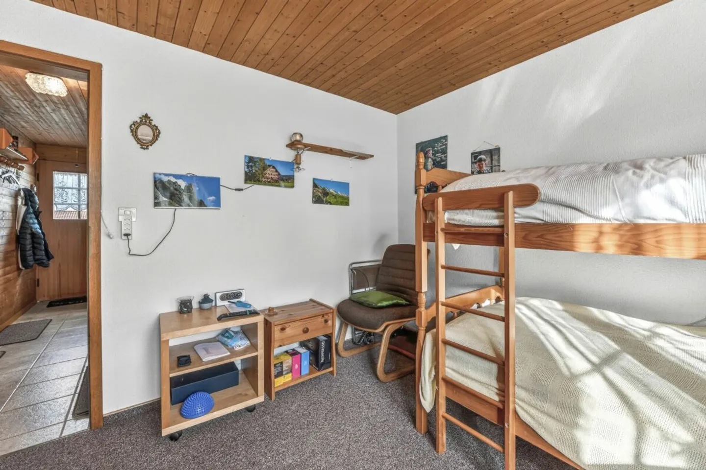 Your cozy home with charm, tranquility and plenty of space for new living ideas - Photo 10 of 13