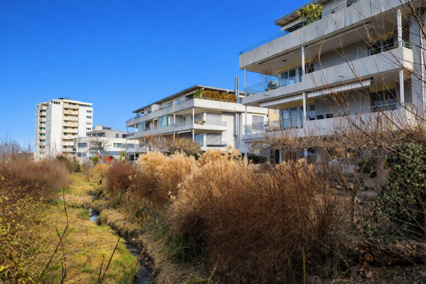Appartement lumineux avec grand balcon et salle de loisirs dans un quartier familial - Photo 1 sur 10
