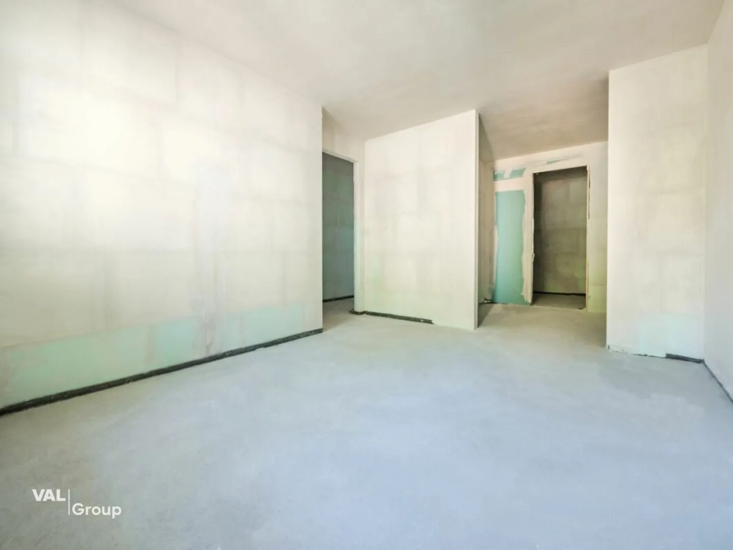 Alpine Elegance & Contemporary Comfort - Photo 3 of 11