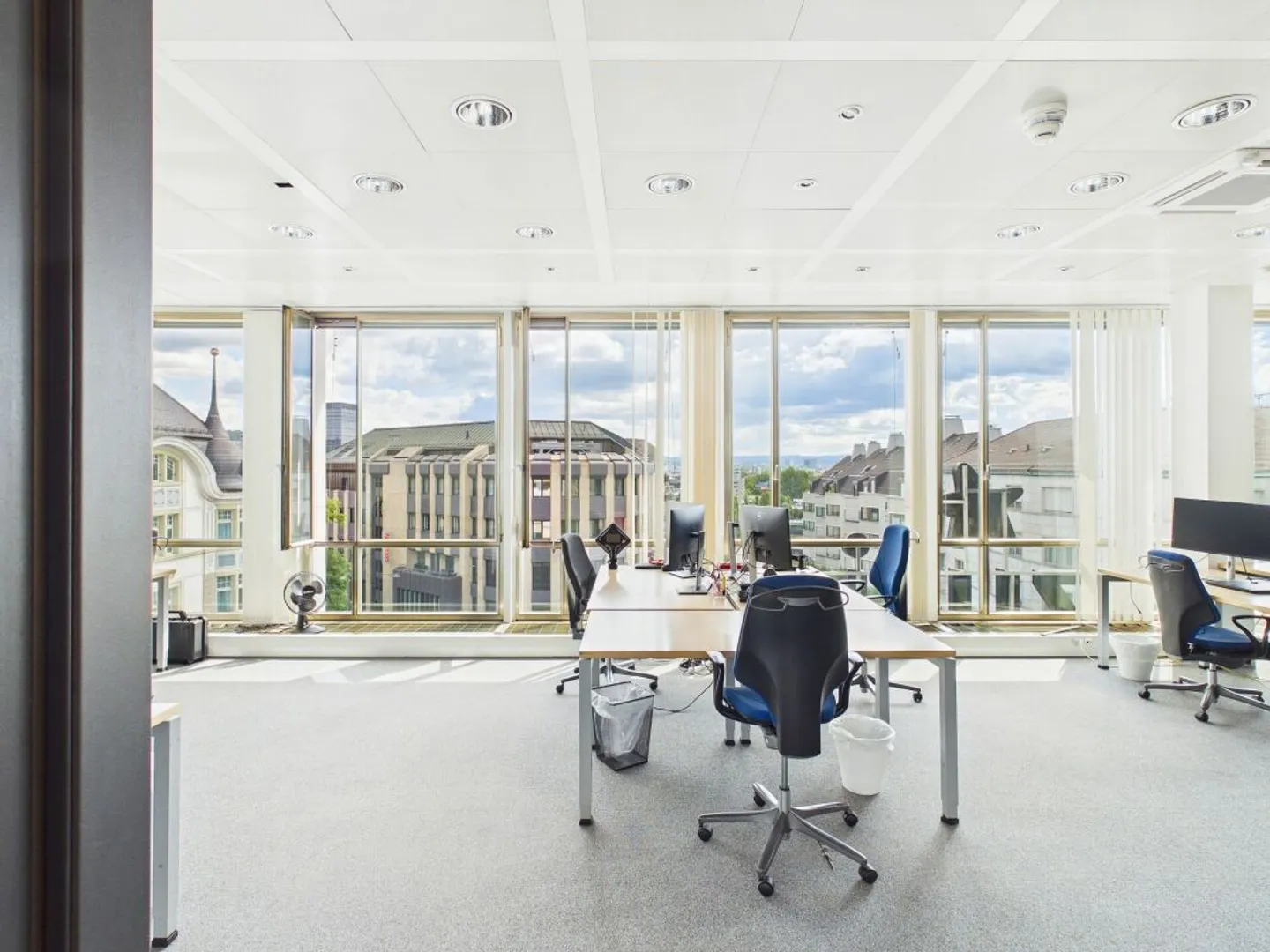 Beautiful spacious space for rent 240 m2 - Photo 10 of 13