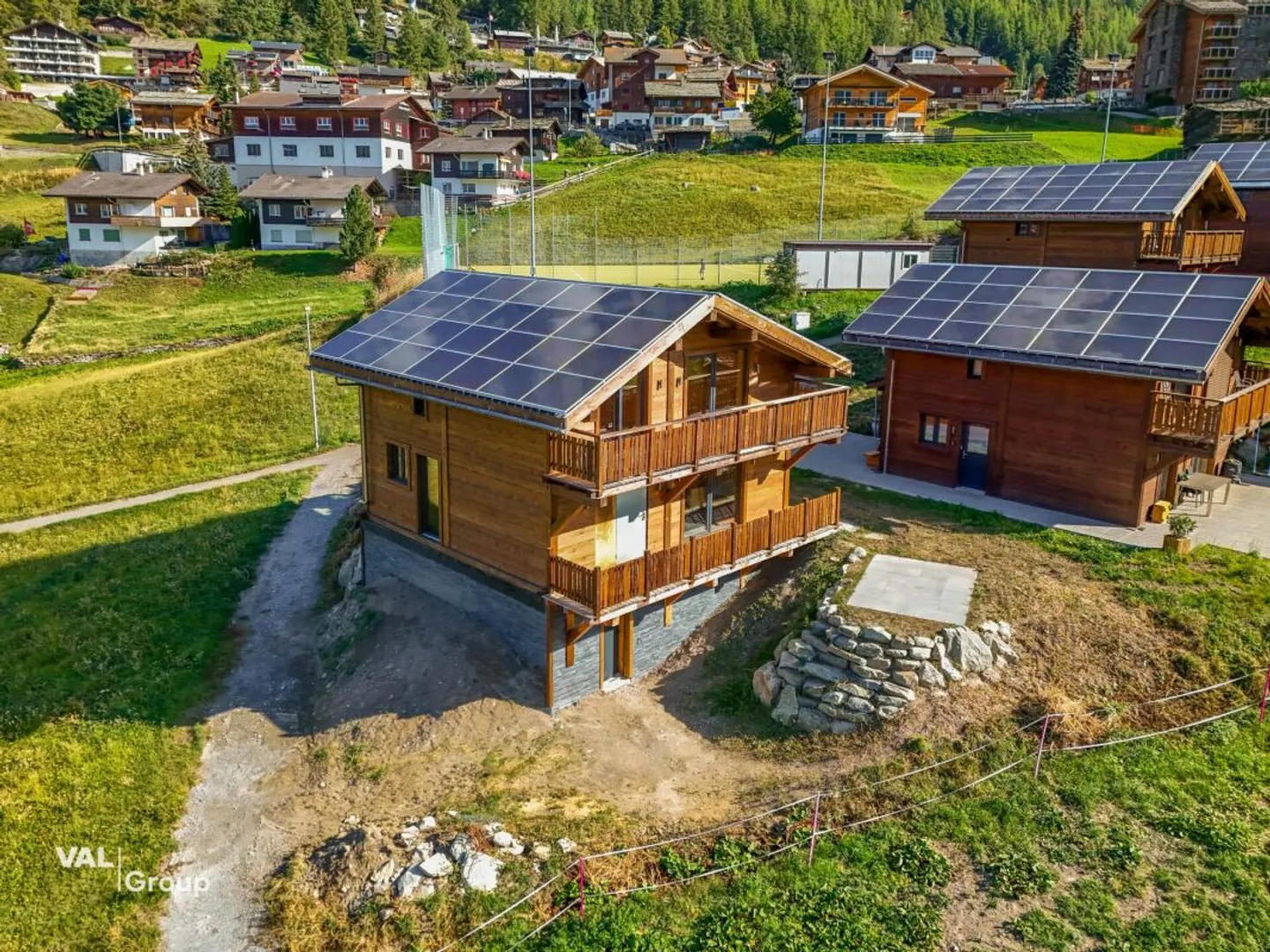 L'Ultimo Chalet: Nuova Costruzione con Residenza Secondaria a Grächen - Foto 1 di 13