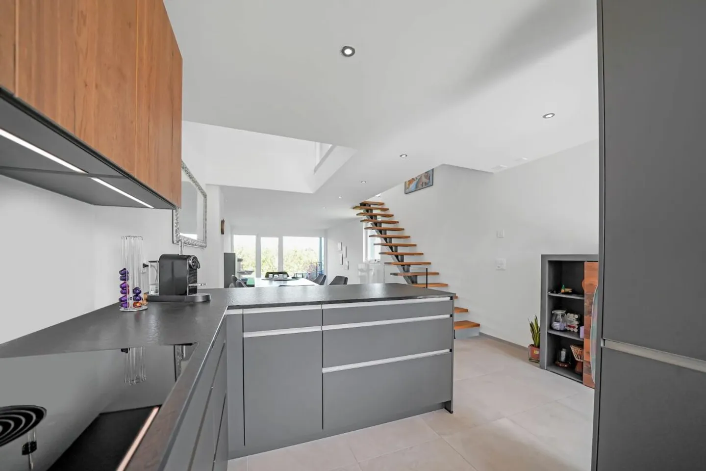 NEW BUILD - Modern Corner Townhouse with Many Extras in Idyllic Location - 10 Minutes from Lyss - Photo 6 of 13