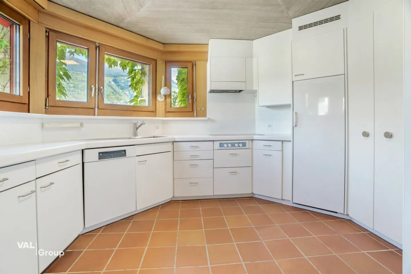 Paradis familial avec jardin, pavillon et beaucoup d'espace dans un endroit calme à Visp - Photo 2 sur 13