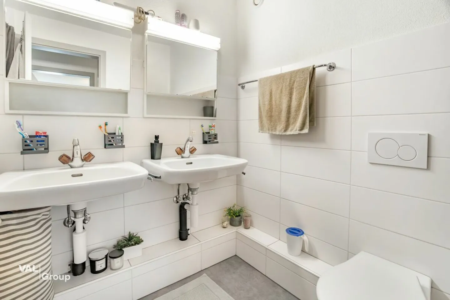 Modern Living in Prime Location - Spacious 4.5-Room Apartment - Photo 11 of 13