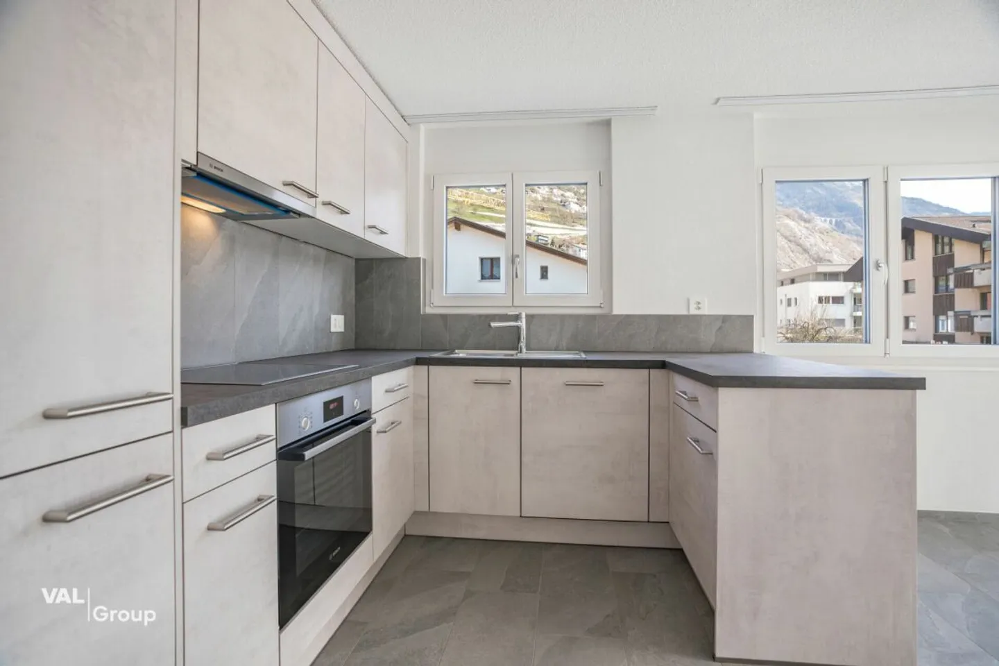 Bright 3.5-room new apartment with balcony - Living in Steg - Photo 4 of 13