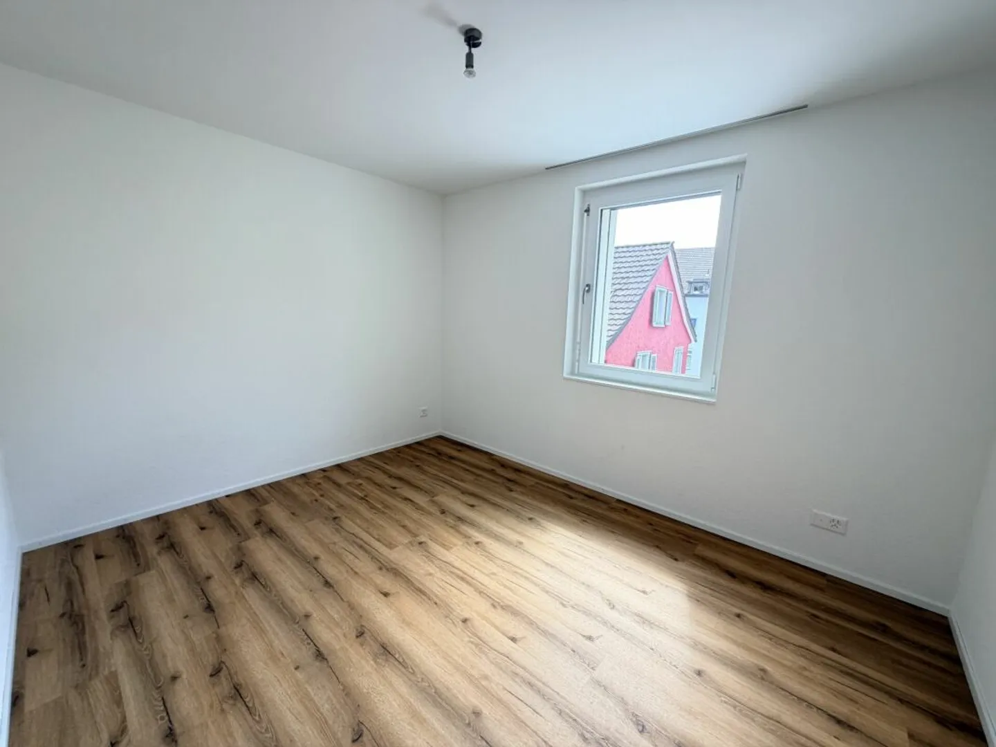 4.5 Room Apartment in Central Location - Photo 8 of 13