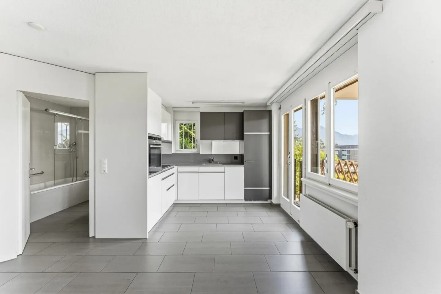 Vielseitiges Zweifamilienhaus mit Potenzial in begehrter Wohnlage von Meggen - Photo 4 sur 8