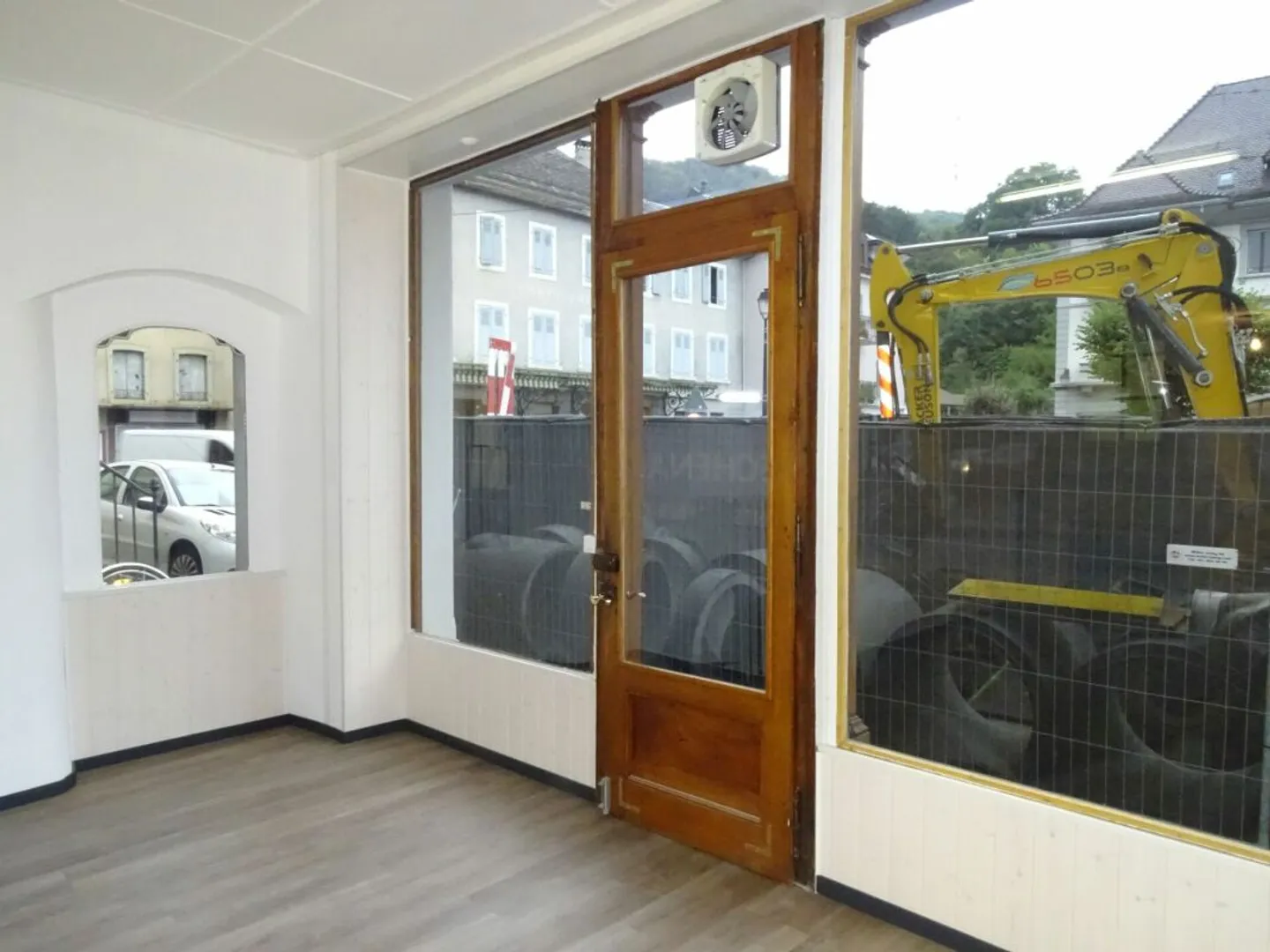 Building in Bex on Centrale Street - Photo 8 of 13