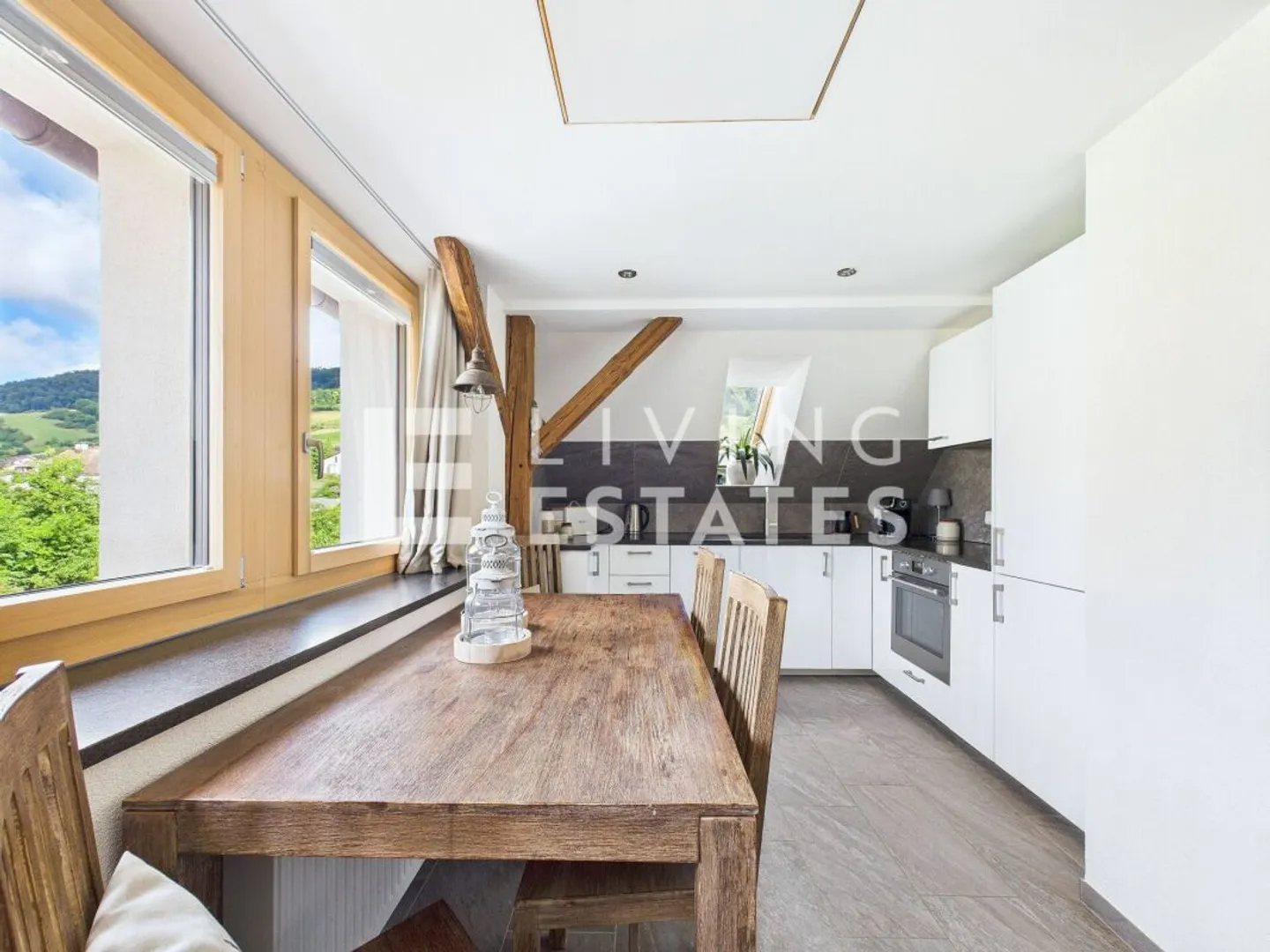 ALPINE CHIC. TOPMODERN. LOTS OF SPACE. - Photo 3 of 11