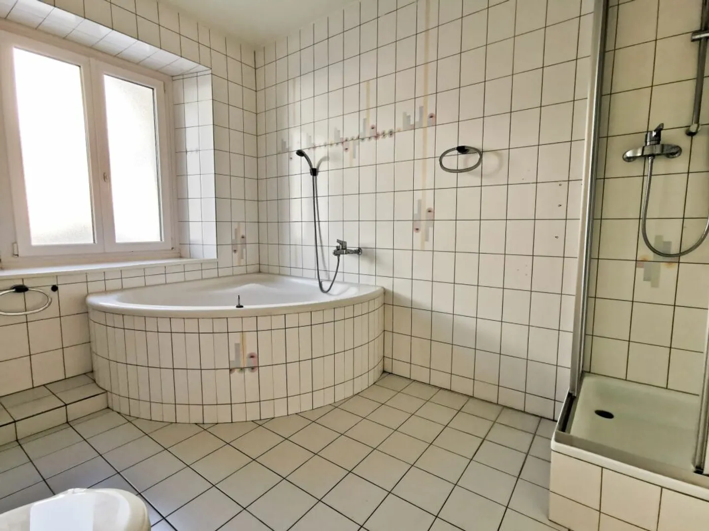 Ampio appartamento di 4,5 locali con camino - Foto 6 di 13