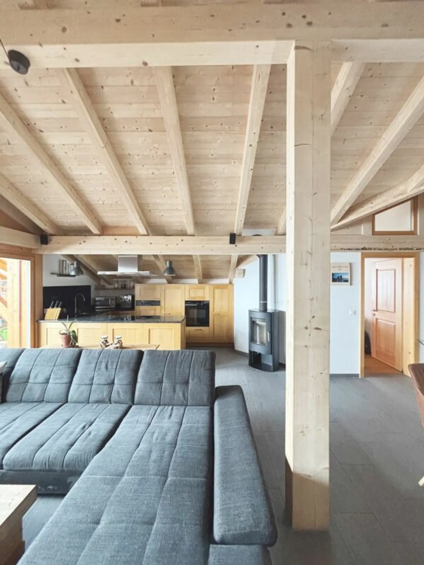 Charmante Chaletwohnung mit Aussicht - Foto 4 von 13