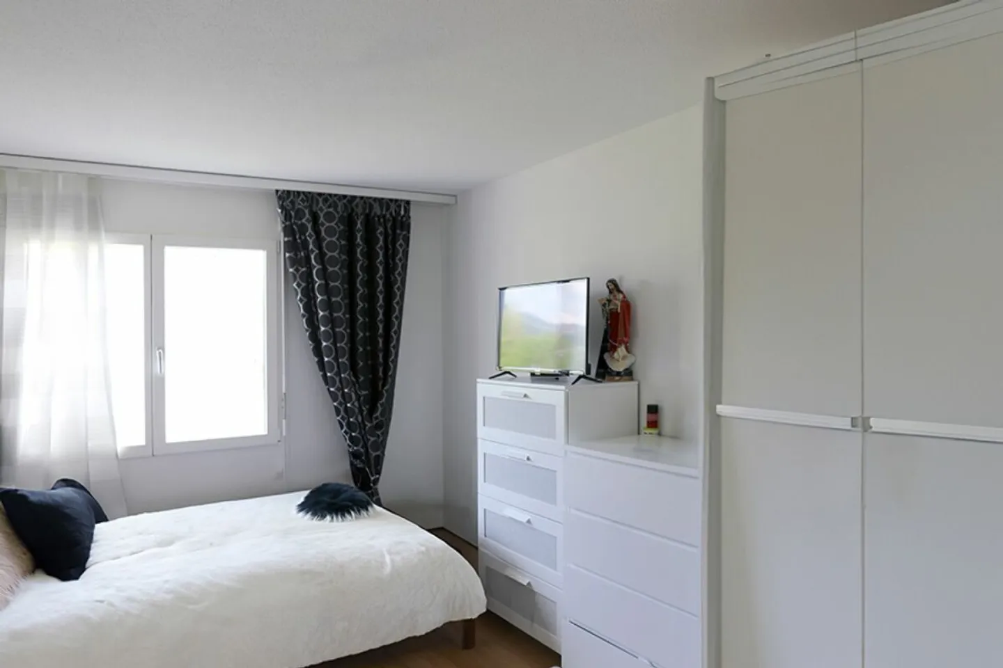 Appartement en duplex de 5,5 pièces sous les toits - Photo 10 sur 13