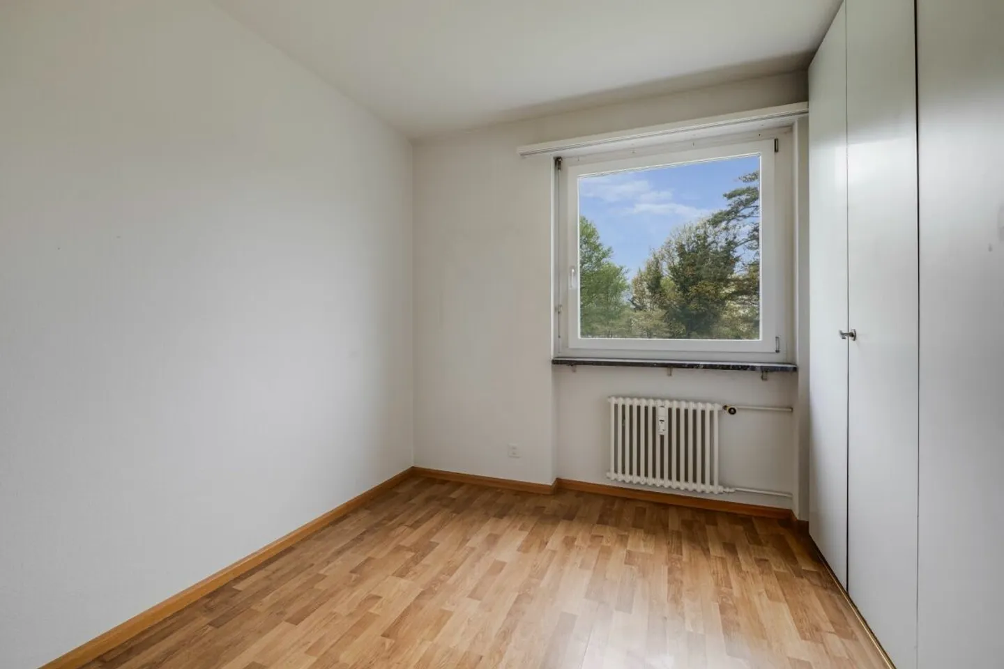 Sonnige 4-Zimmer-Wohnung mit Balkon und Blick ins Grüne - Foto 8 von 13