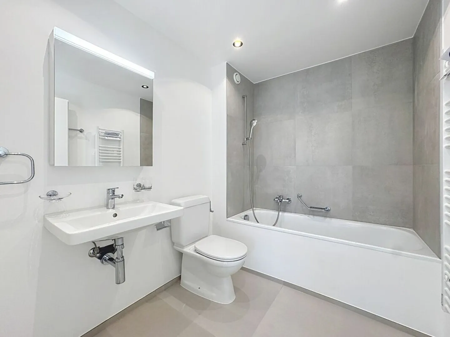 Exceptional renovated attic - Photo 10 of 13