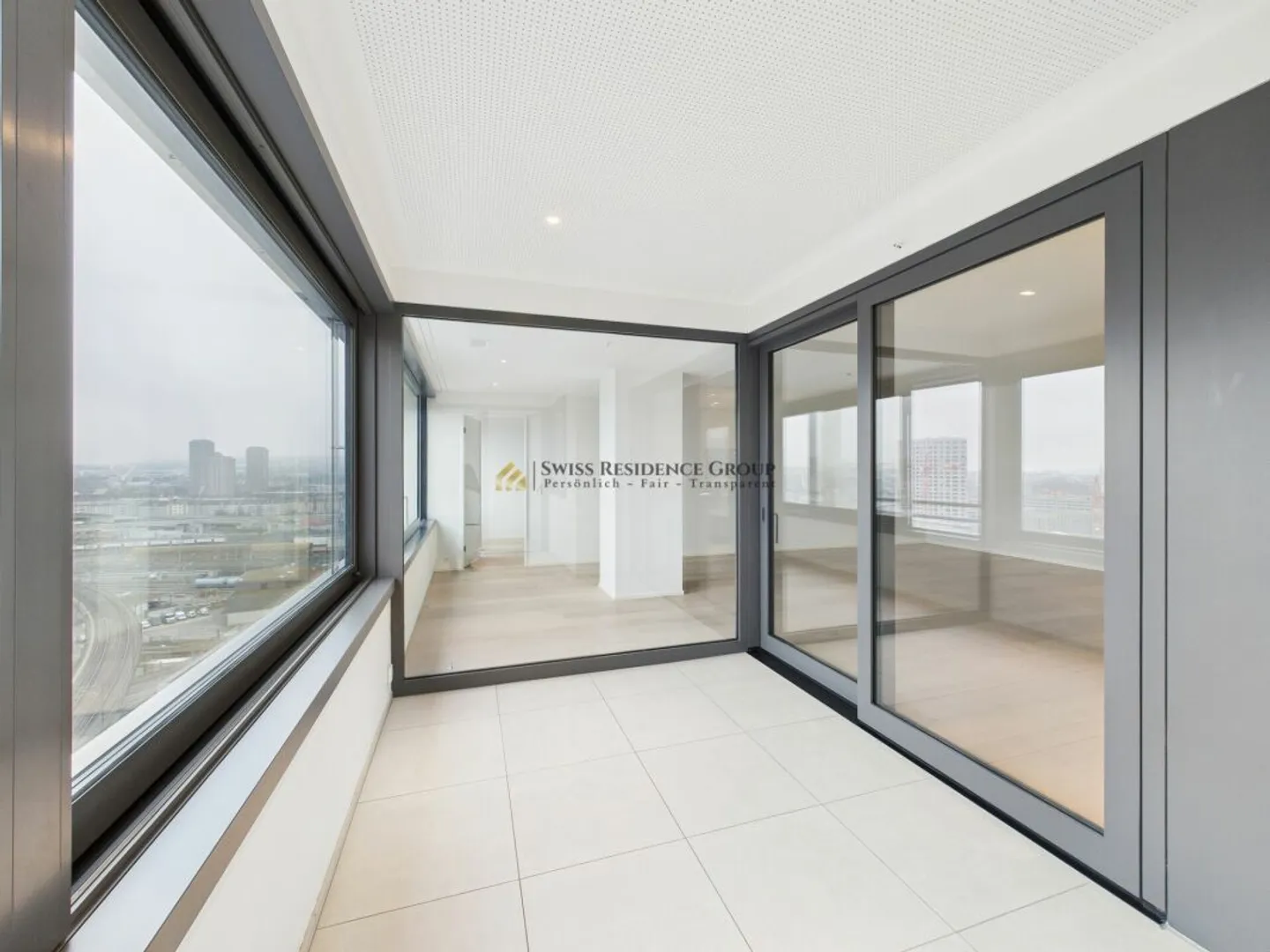 High above in Zurich West - 3.5 rooms on the 17th floor - Photo 10 of 13